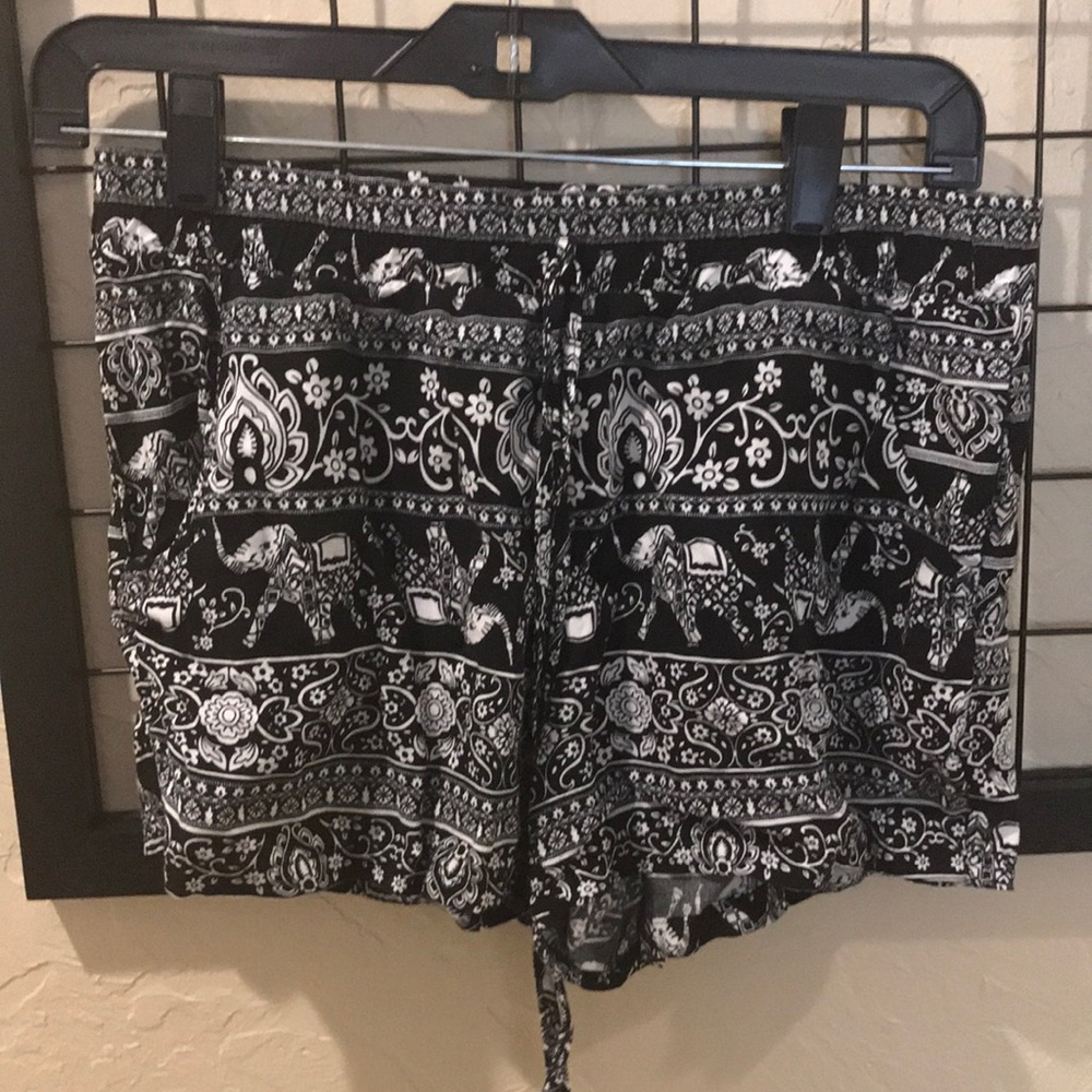 Patterned shorts